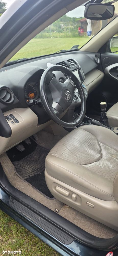 Toyota RAV4 - 17
