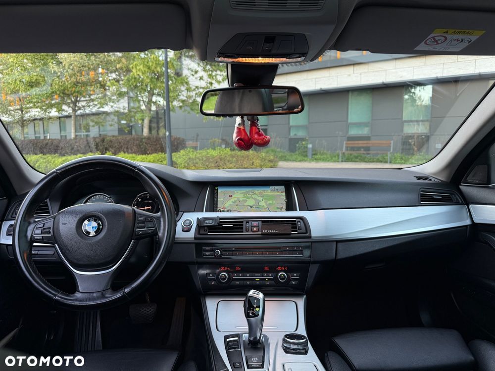 BMW Seria 5 525d Touring Modern Line - 17
