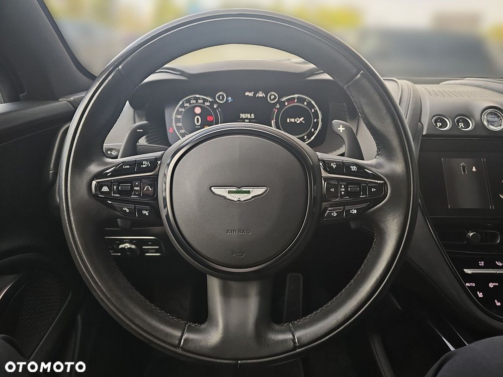 Aston Martin DBX - 23