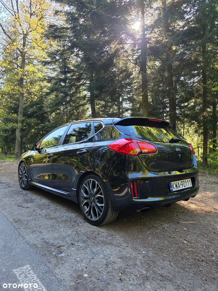 Kia Ceed 1.6 T-GDI GT L - 11
