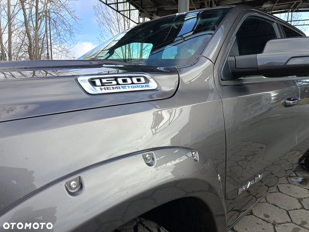 RAM 1500 Crew Cab Shortbed Bighorn - 11