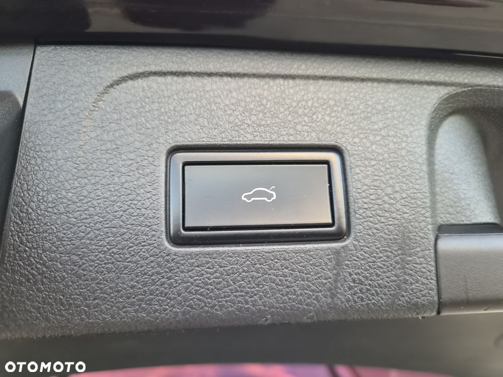 Volkswagen Passat Variant 1.6 TDI SCR DSG Business - 11