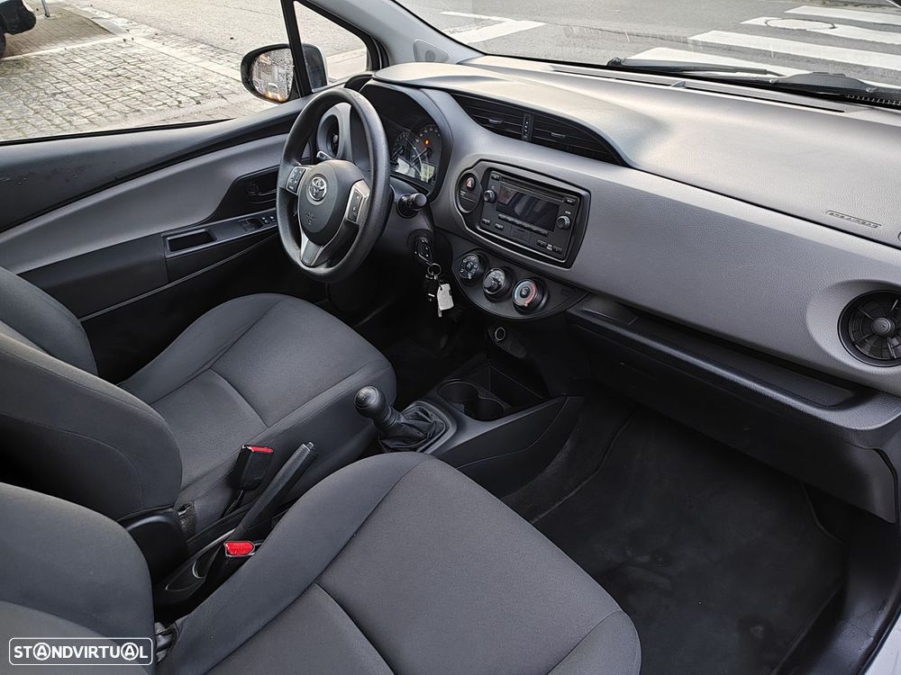 Toyota Yaris 1.0 VVT-i - 9