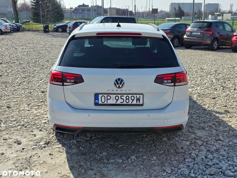 Volkswagen Passat Variant 2.0 TDI SCR DSG Business - 8