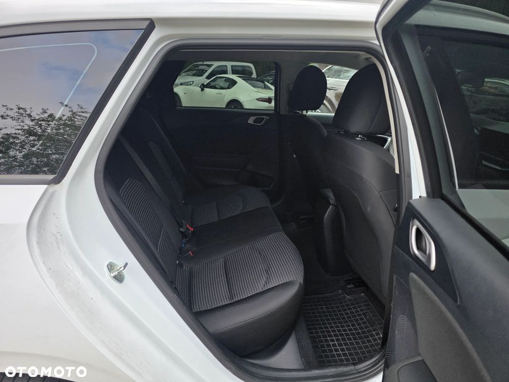 Kia Ceed 1.6 CRDi mHEV S - 13