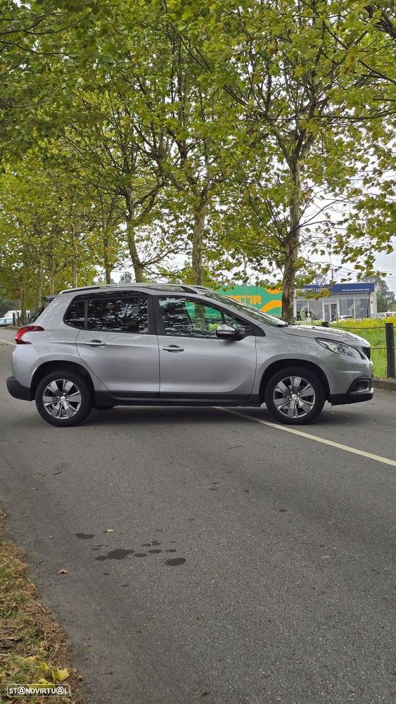 Peugeot 2008 1.2 PureTech Style - 5