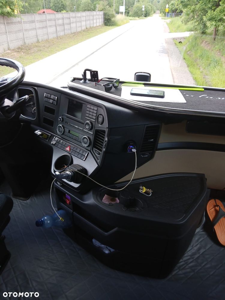 Mercedes-Benz Actros - 10