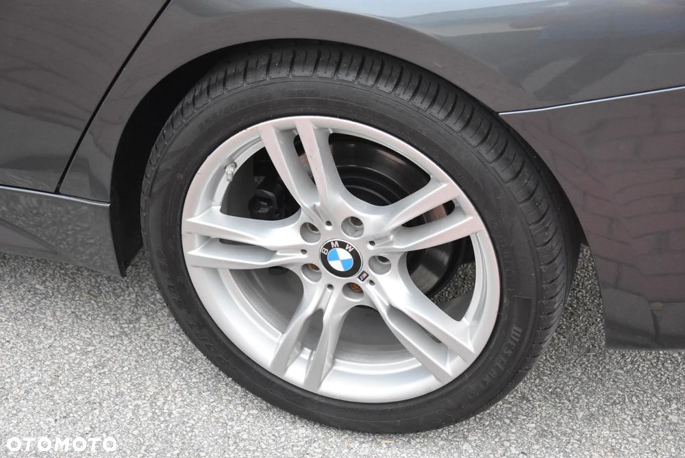 BMW Seria 3 320i Edition M Sport Shadow - 17