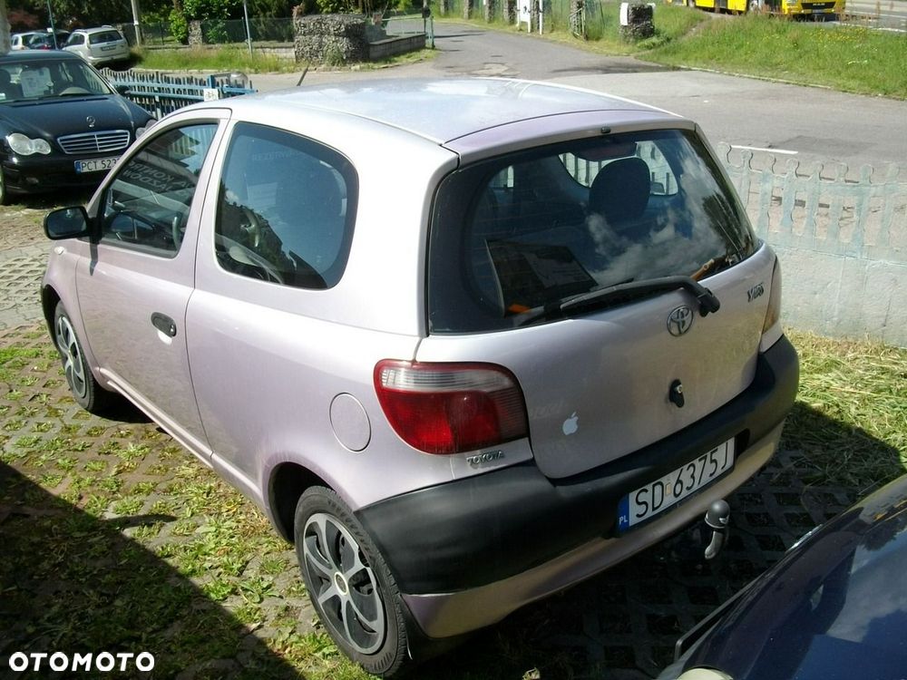 Toyota Yaris - 4