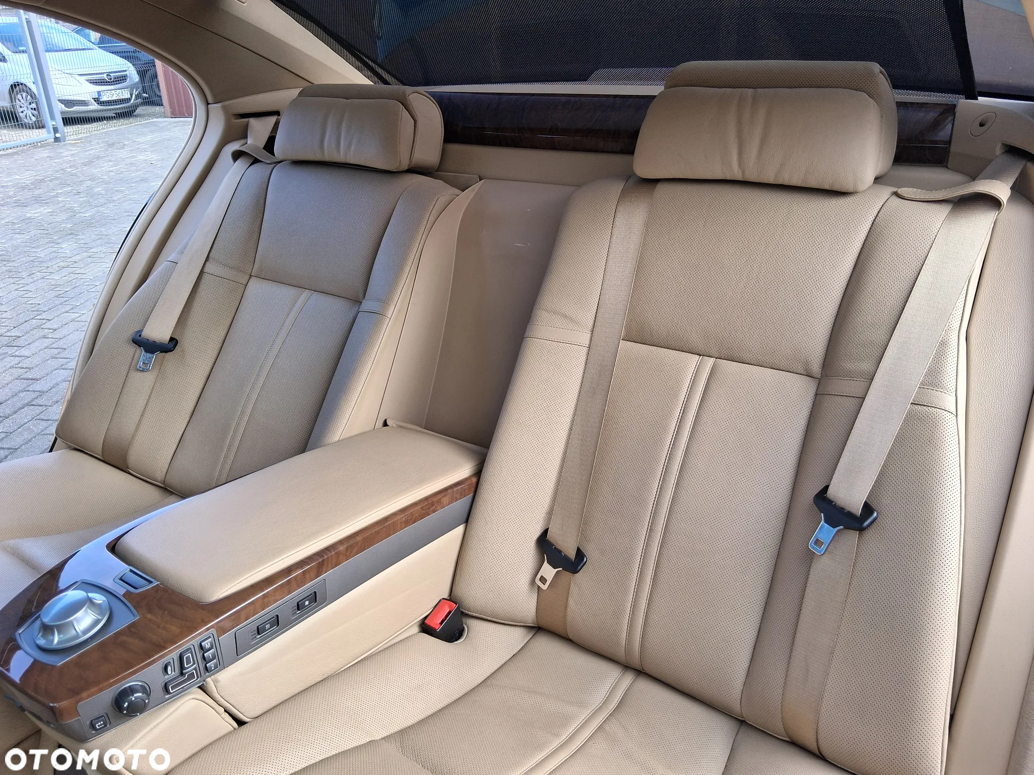 BMW Seria 7 745Li - 18