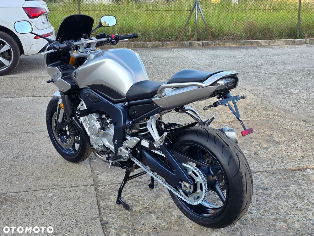 Yamaha FZ - 15