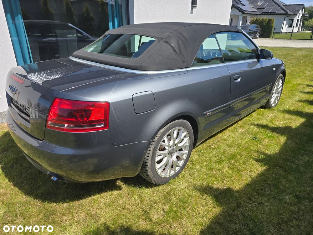 Audi A4 Cabrio 2.0 TDI DPF - 18