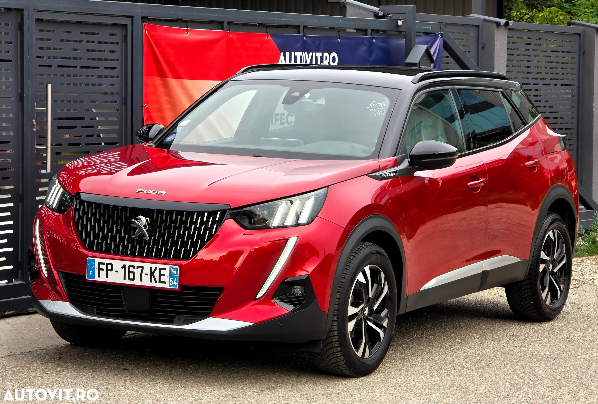 Peugeot 2008 1.2 L PureTech STT EAT8 GT Line - 9