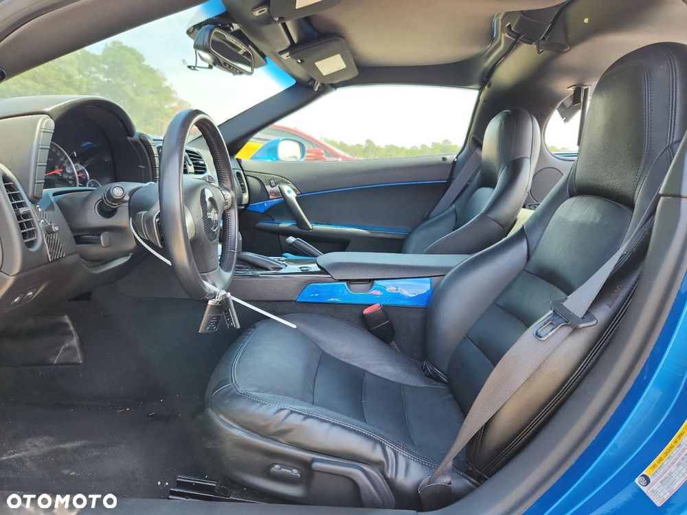 Chevrolet Corvette - 7