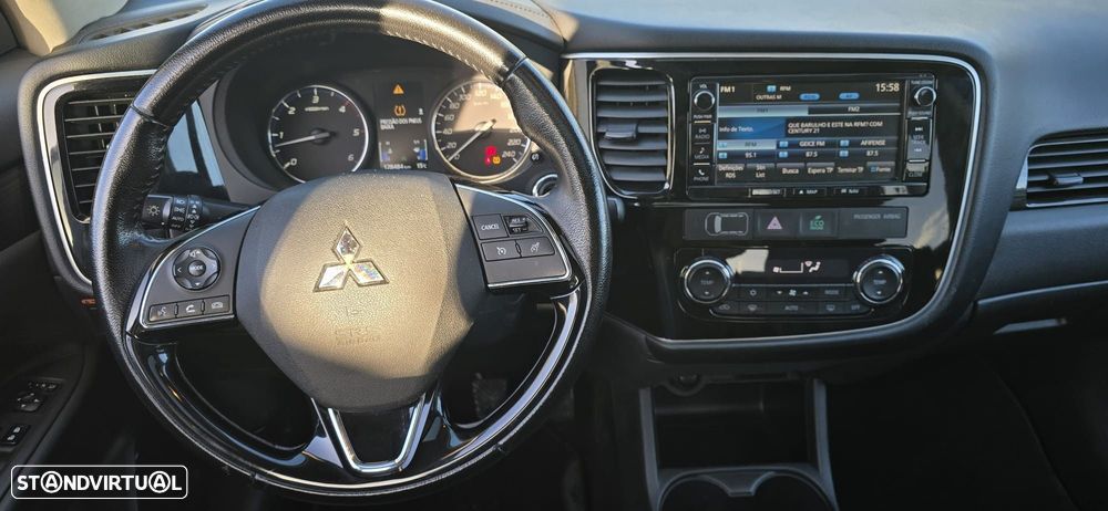 Mitsubishi Outlander 2.2 DI-D Instyle Navi - 4