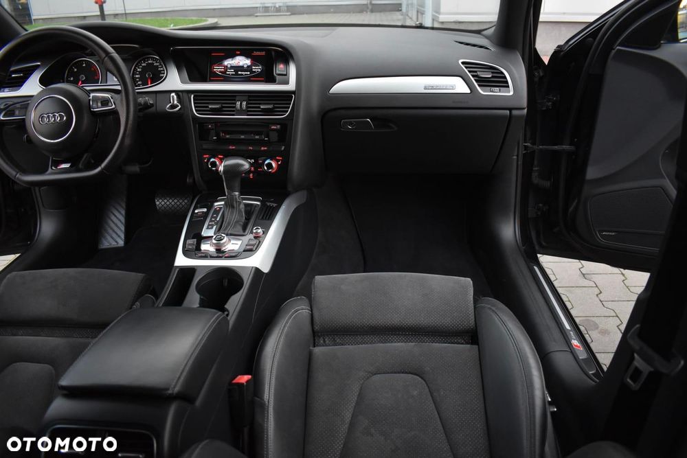 Audi A4 Limousine - 10
