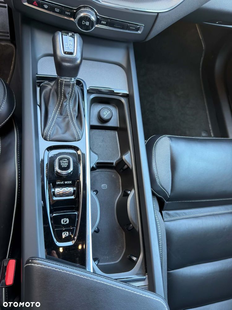 Volvo XC 60 T4 R-Design - 15