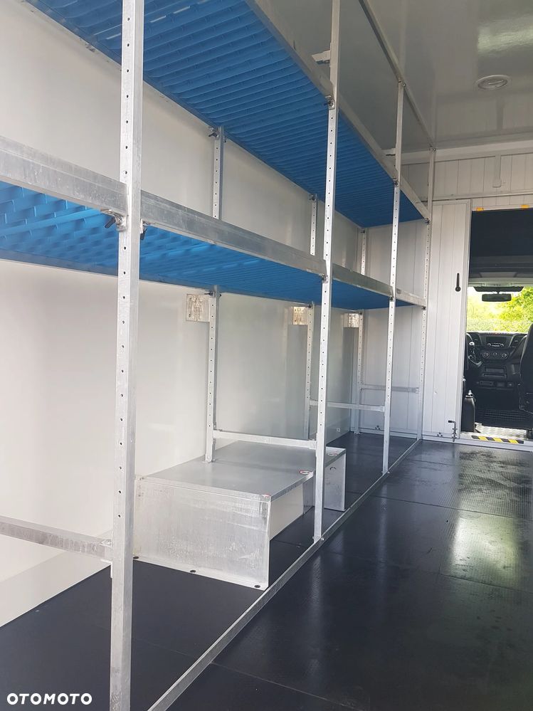 Iveco DAILY KONTENER NISKOPODŁOGOWY 4,43x2,23x2,42 SKLEP FOODTRUCK BAR KLIMA KONIOWÓZ KAMPER - 24