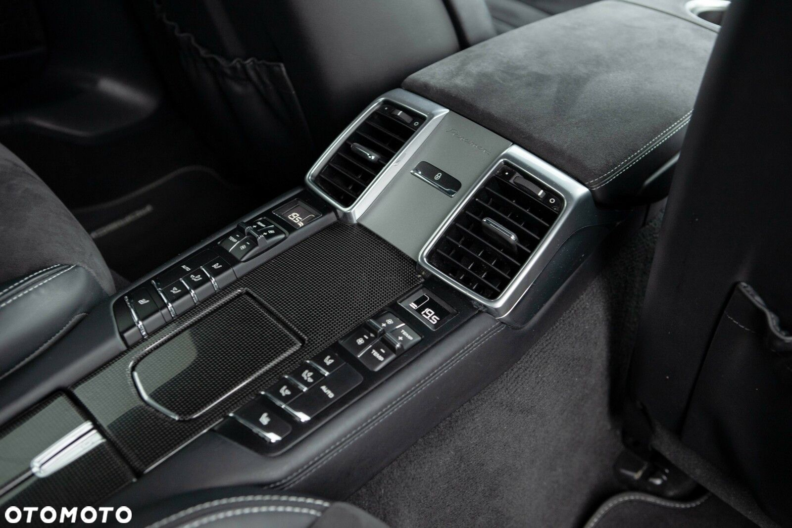 Porsche Panamera - 36