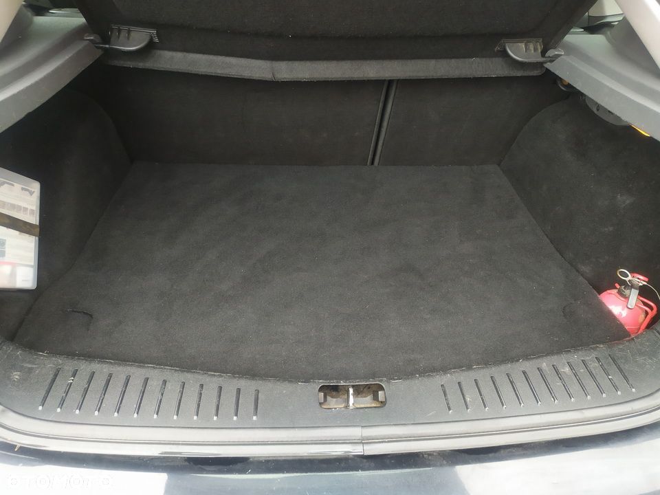 Ford Focus ver-1-6-16v-titanium - 15