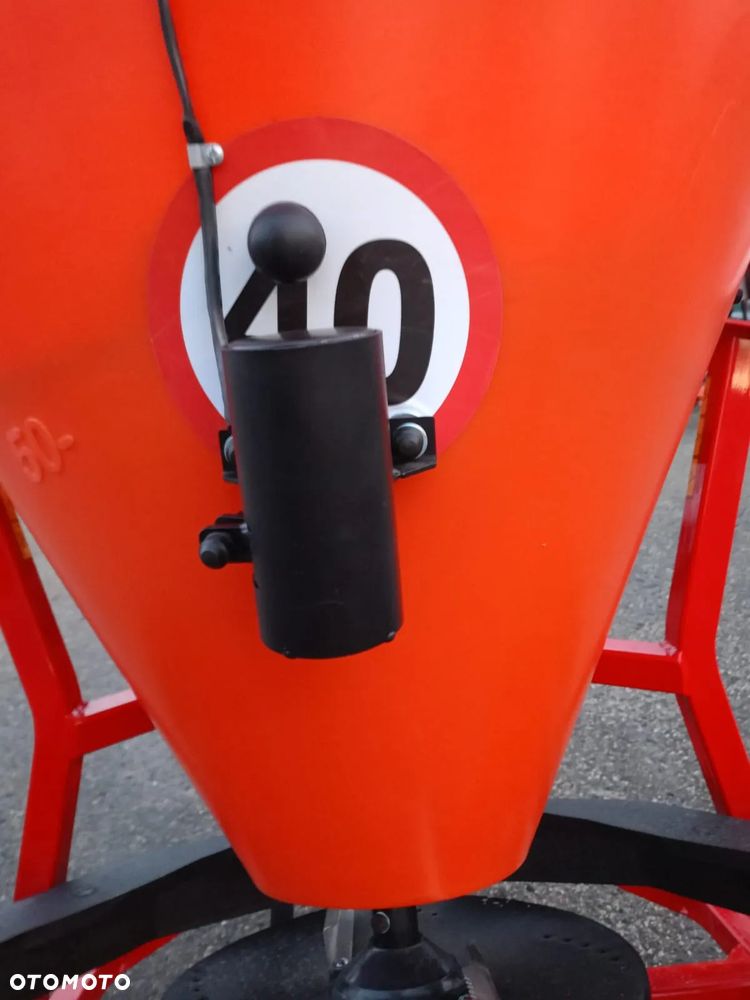 Solarka Piaskarka Posypywarka Dexwal PK Quad 300 L Transport - 16