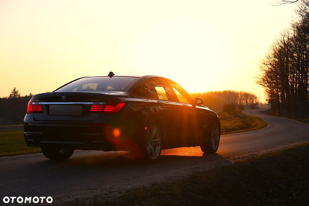 BMW Seria 7 750i xDrive Edition Exclusive - 19