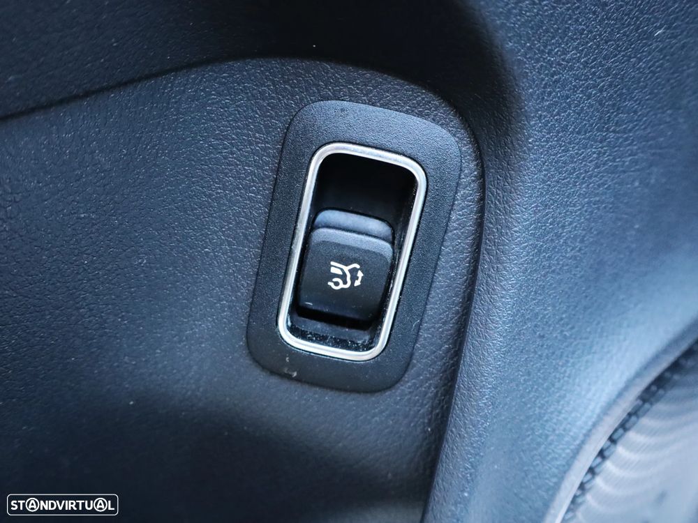 Mercedes-Benz CLA 180 d 7G-DCT AMG Line - 41