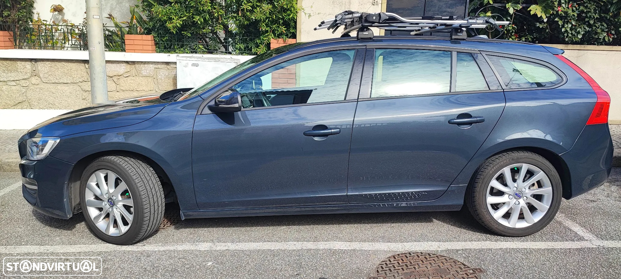 Volvo V60 2.0 D2 Kinetic - 2