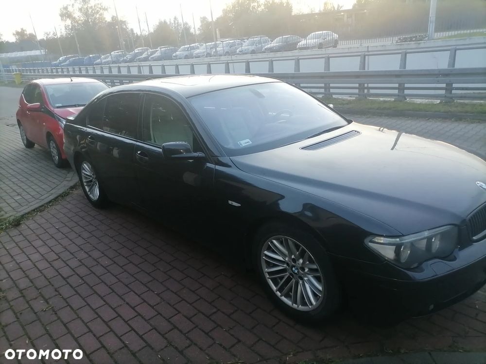 BMW Seria 7 745i L - 3