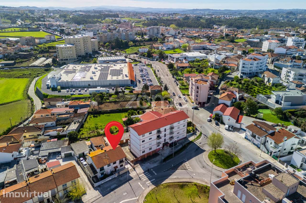 Moradia T3 de 3 frentes em Valbom - Gondomar - 1,7km Freixo, Porto - Grande imagem: 3/58