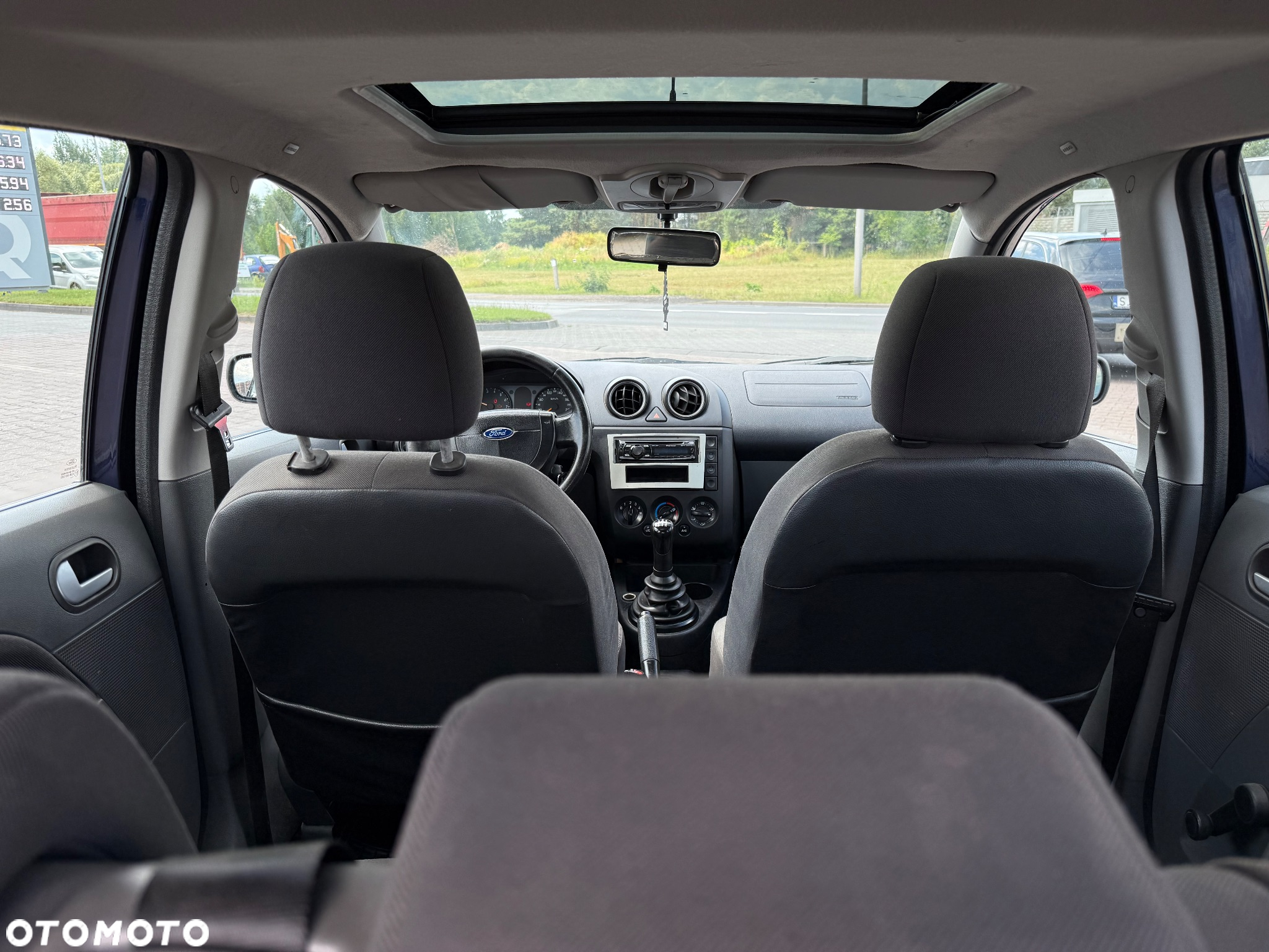 Ford Fiesta 1.6 Ambiente - 21