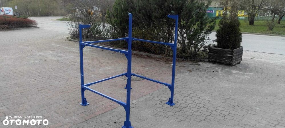 Praktyczny stalowy stojak do worków typu big bag