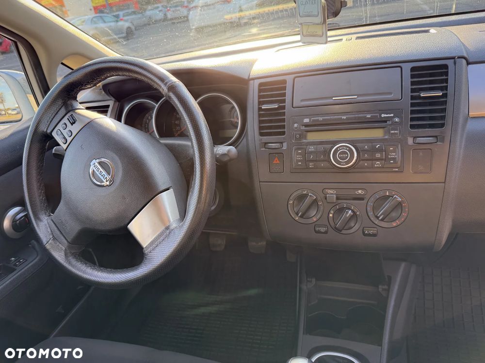 Nissan Tiida - 4