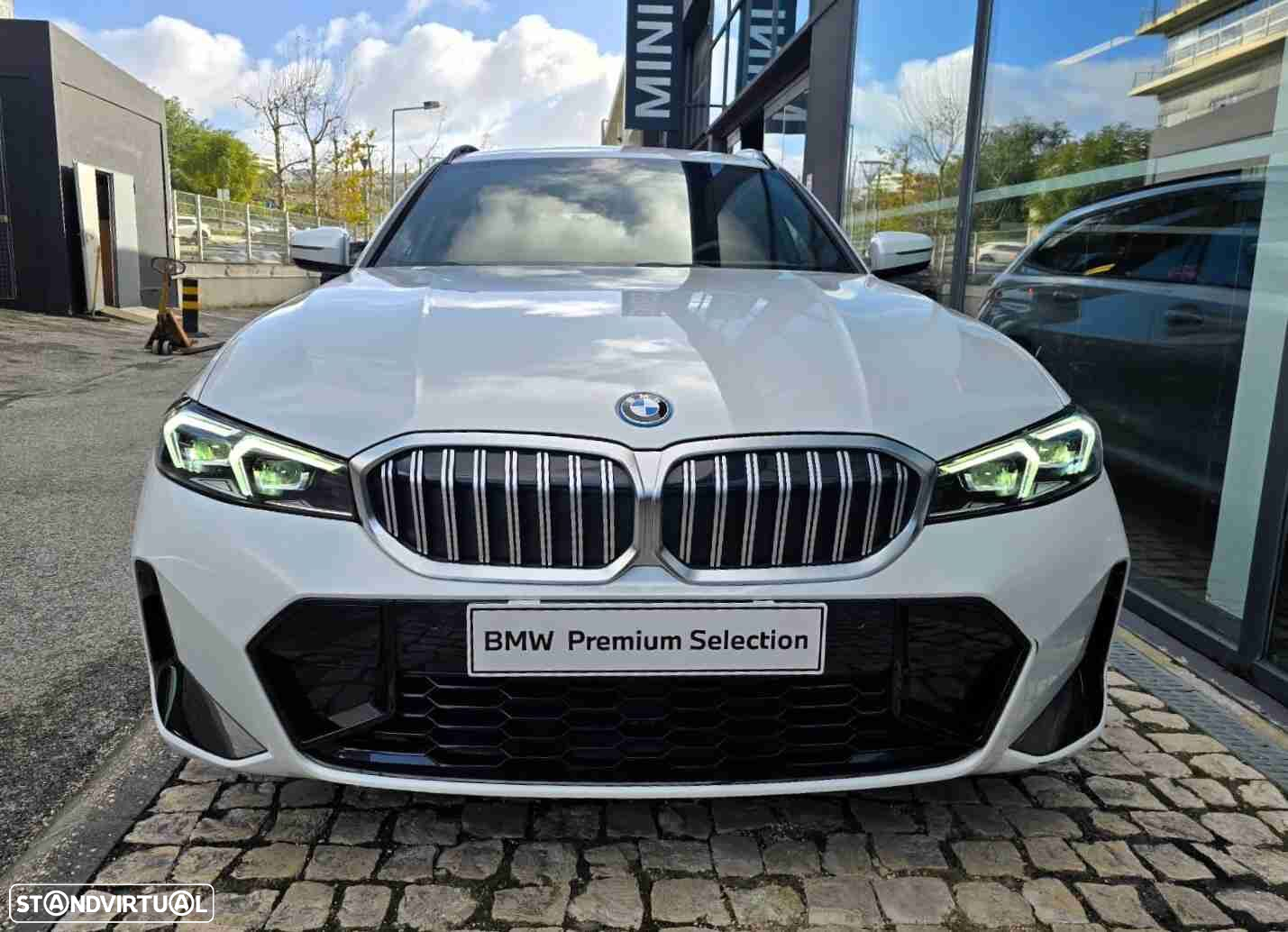 BMW 320 e Touring Pack Desportivo M Auto - 2