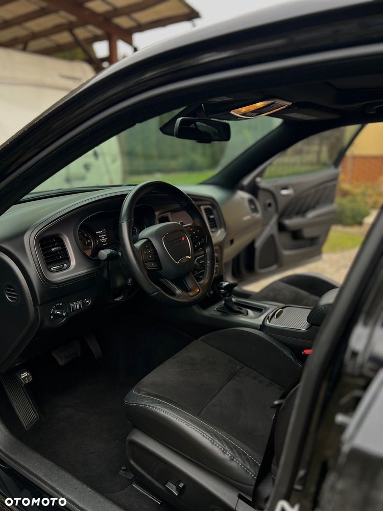 Dodge Charger 5.7 R/T - 17