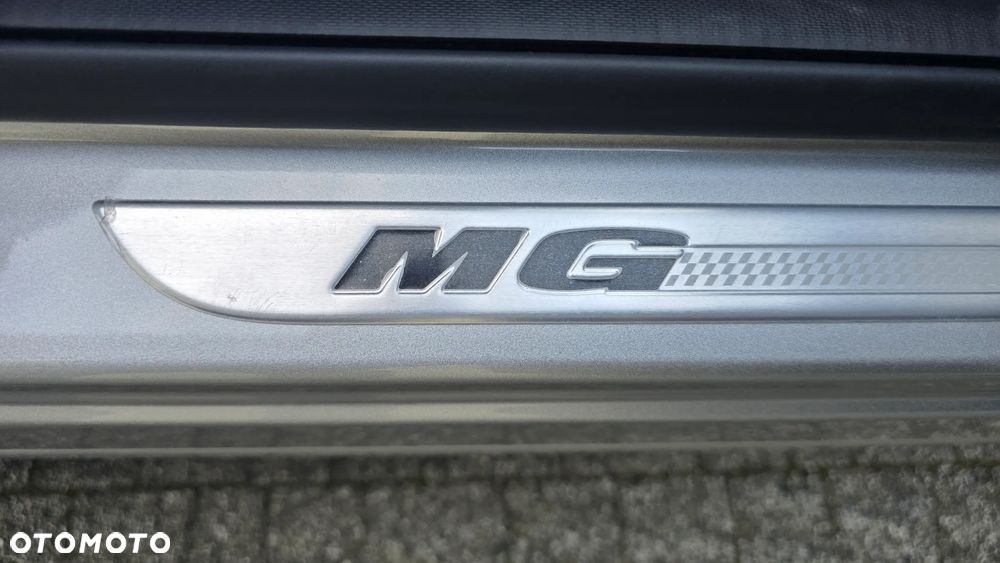 MG HS 1.5 T-GDI Exclusive DCT - 38