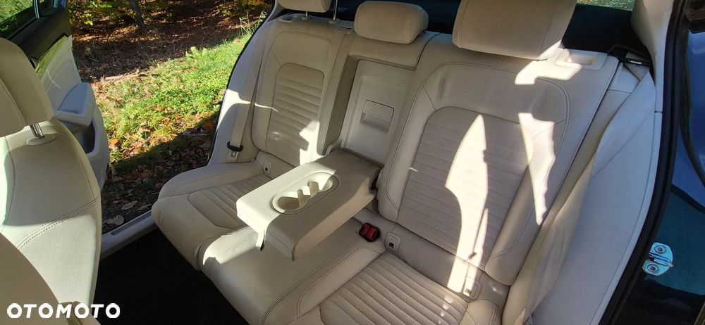 Volkswagen Passat - 10