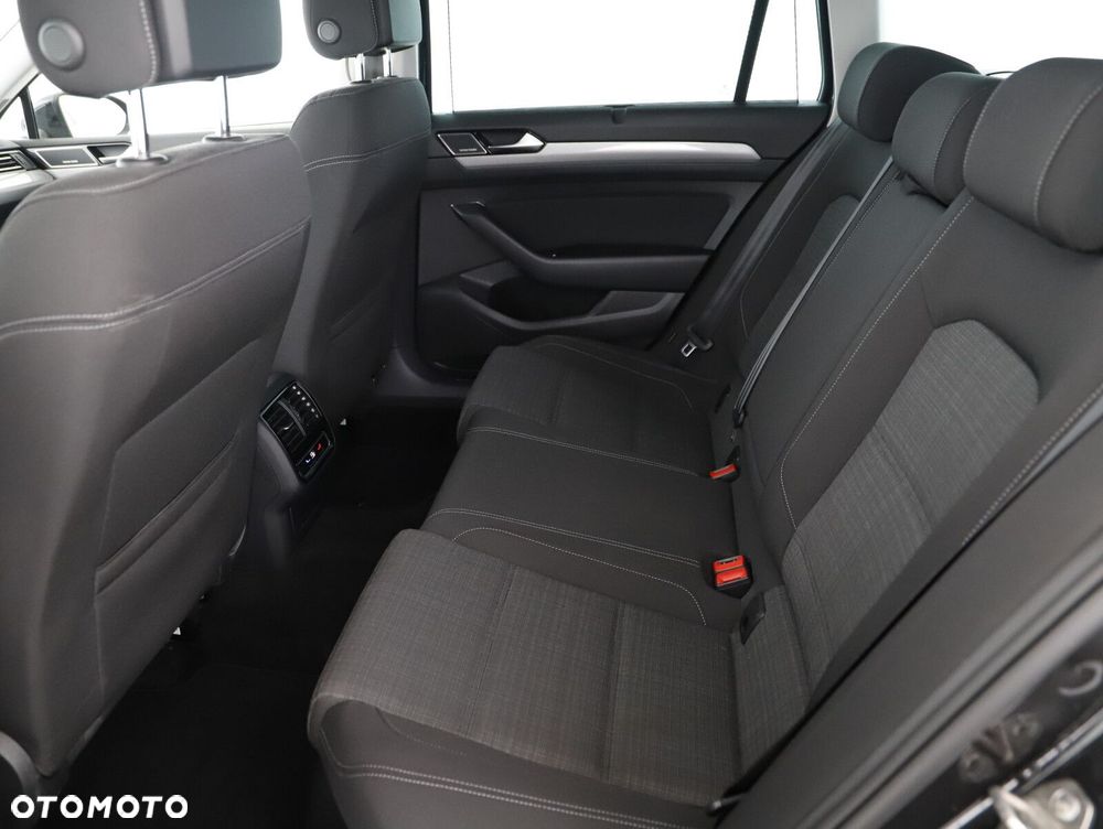 Volkswagen Passat Variant 2.0 TDI Business DSG - 12