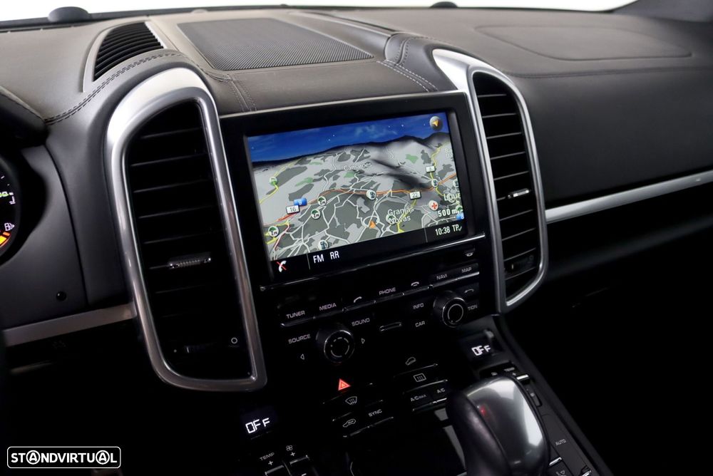 Porsche Cayenne - 15