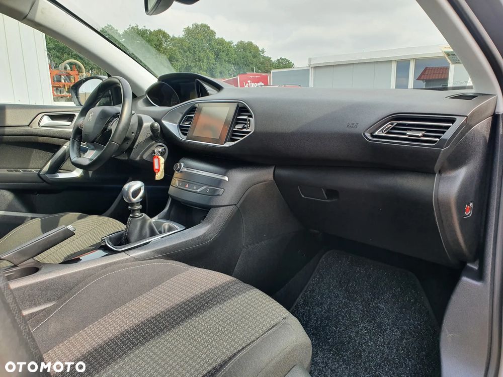 Peugeot 308 1.2 PureTech GPF Allure S&S - 25