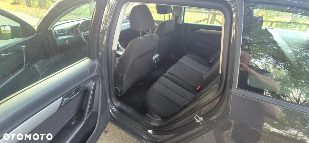 Volkswagen Passat - 9