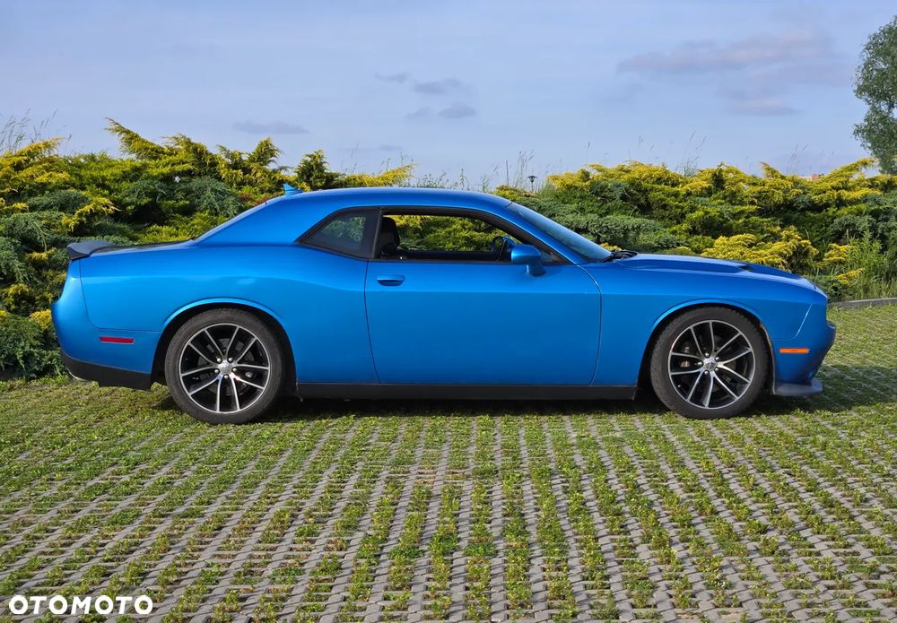 Dodge Challenger - 9