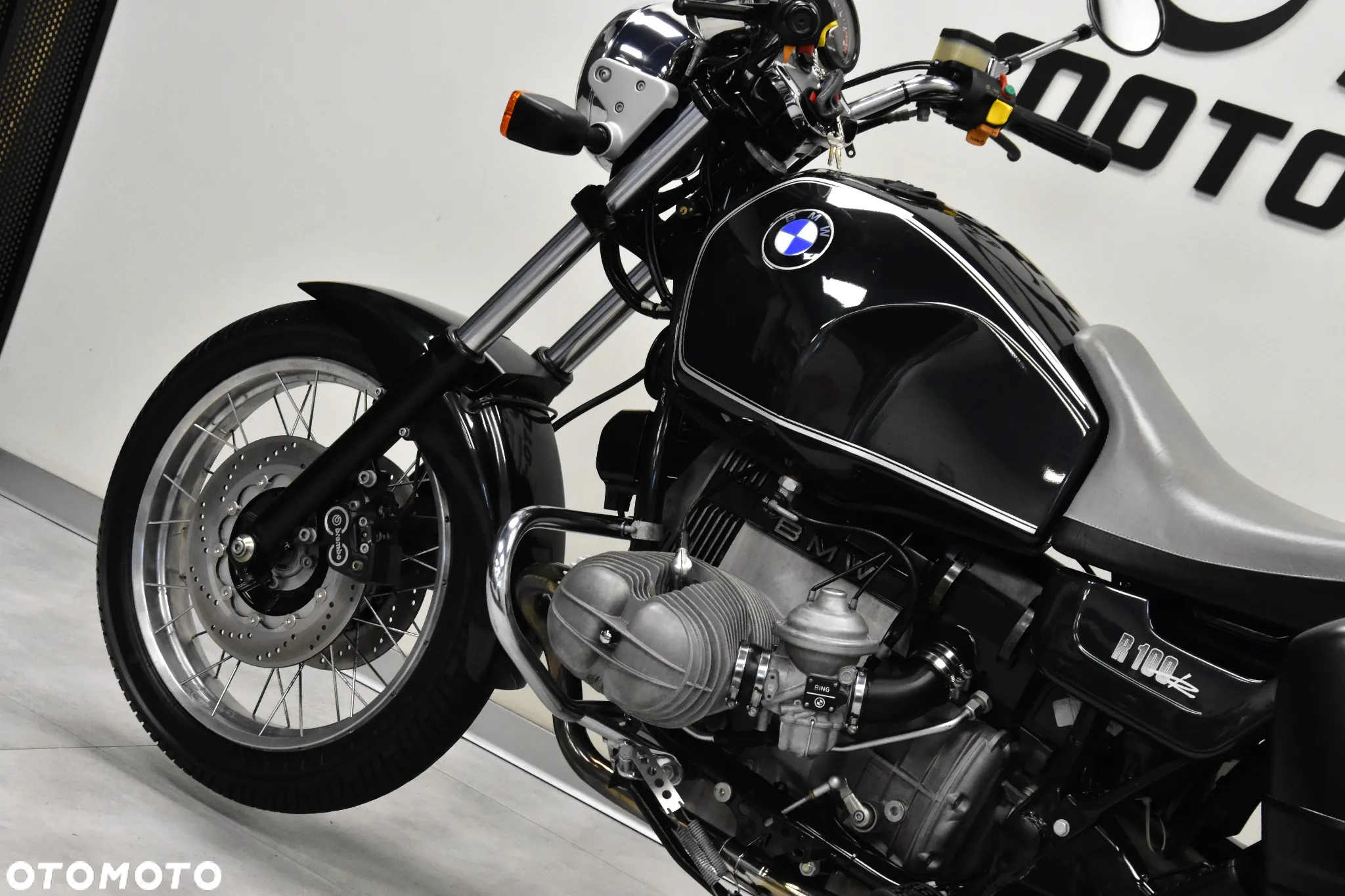 BMW R - 16