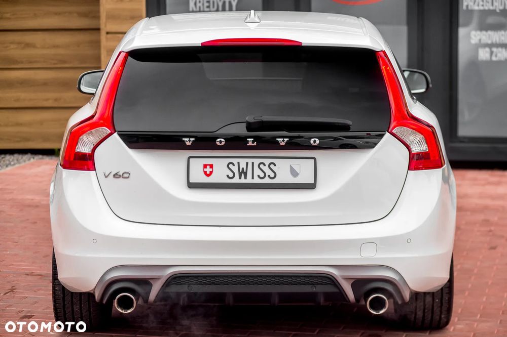 Volvo V60 D4 Drive-E R-Design Momentum - 11