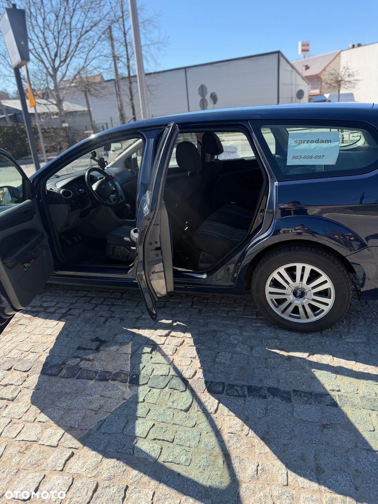 Ford Focus 1.8 TDCi Ambiente - 11