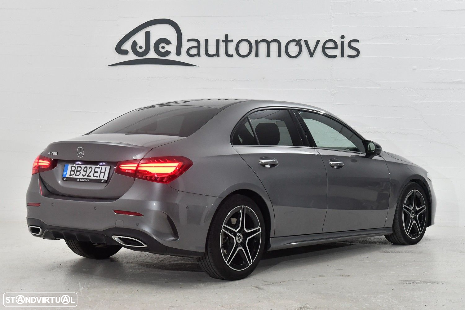 Mercedes-Benz A 200 Limousine AMG Line Aut. - 2