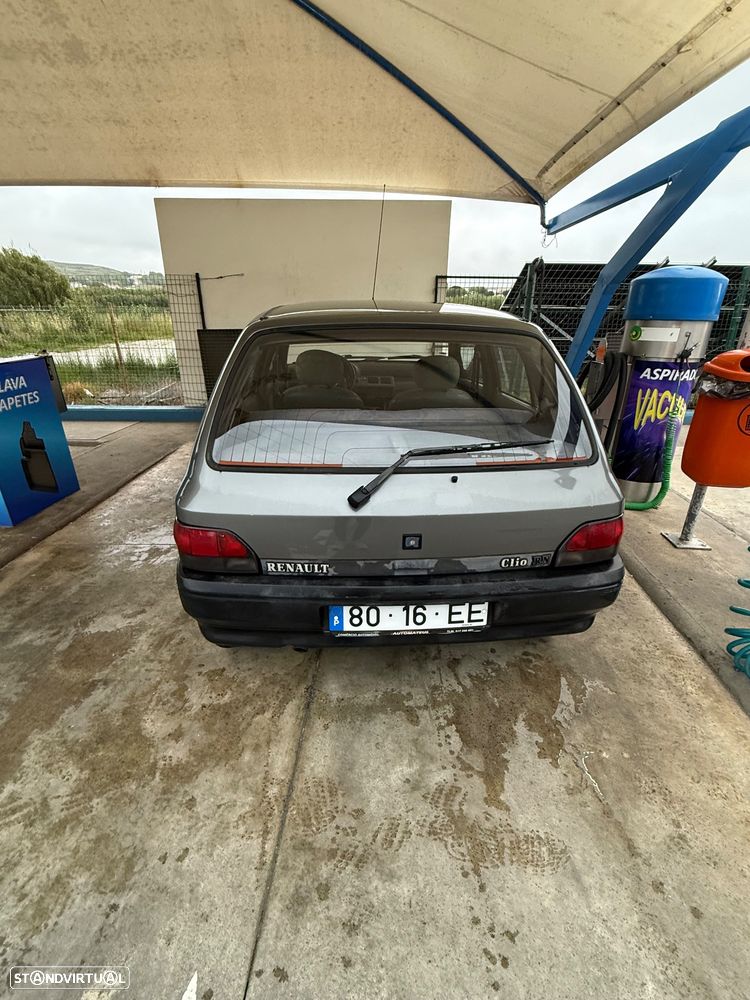 Renault Clio 1.2 Fidji - 4