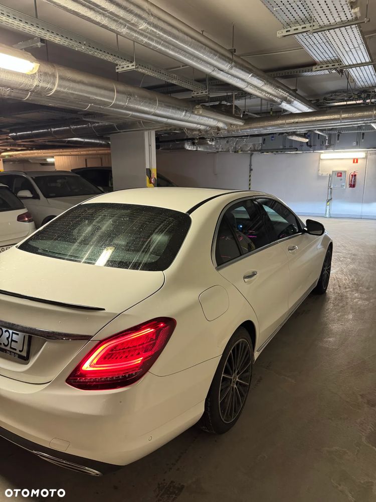 Mercedes-Benz Klasa C 300 9G-TRONIC AMG Line - 3