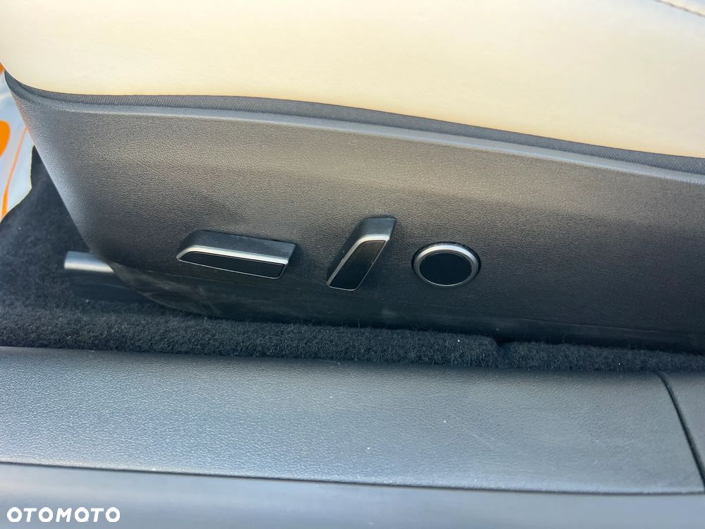 Tesla Model 3 - 18