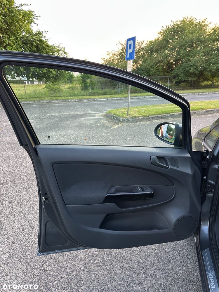 Opel Corsa 1.2 16V - 18